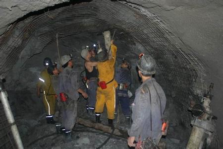 佛子山镇工程爆破中的危险因素分析以及应对工程爆破危险的措施