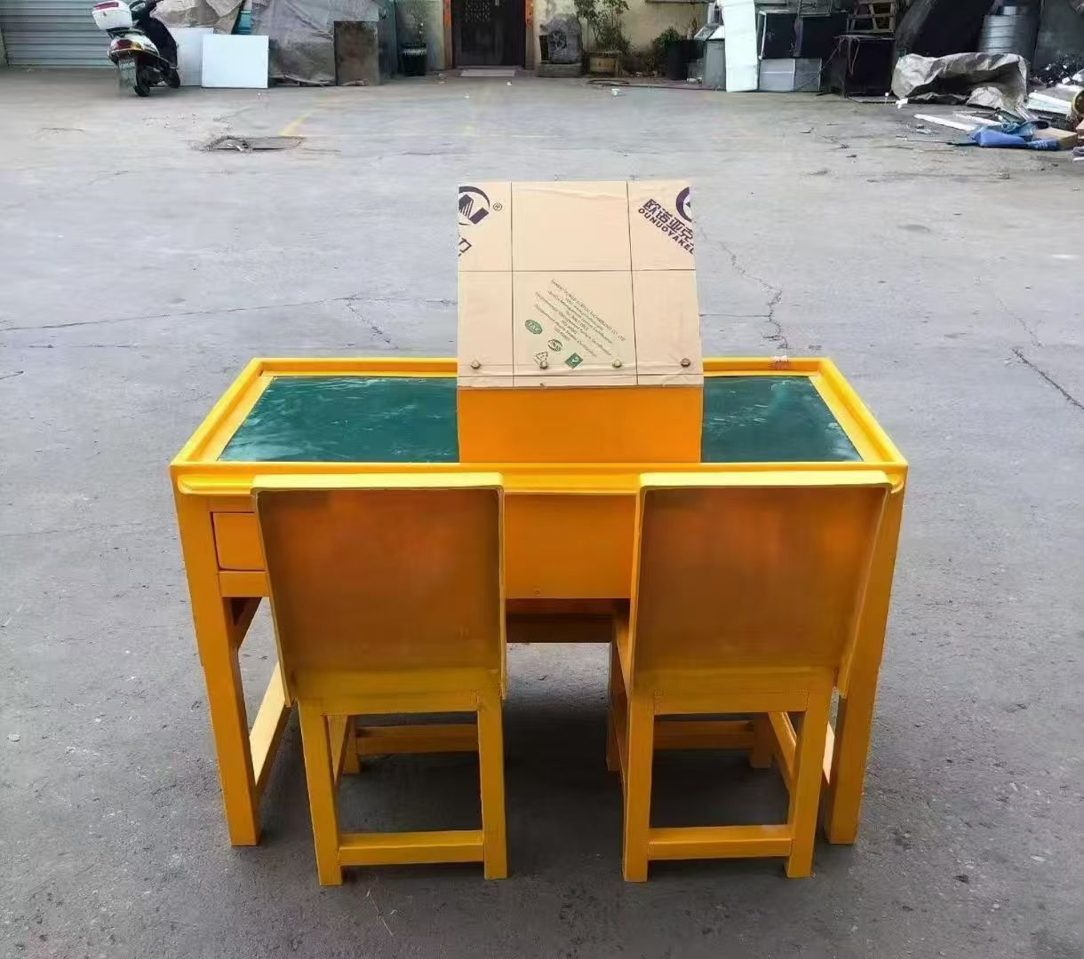 佛子山镇防静电导通桌井下煤矿火工品发放桌：危险品流转的安全守护者